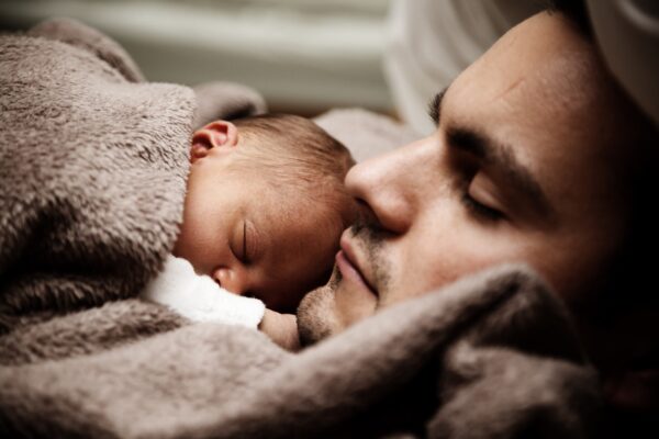 Quel est le rôle du sommeil dans le bien-être de votre enfant et comment l’alimentation peut-elle y contribuer ?