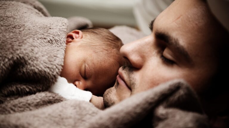 Quel est le rôle du sommeil dans le bien-être de votre enfant et comment l'alimentation peut-elle y contribuer ?
